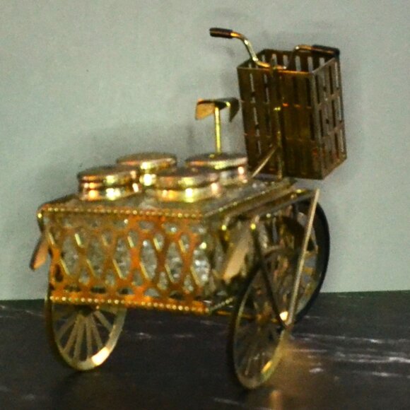 Brass 3 Wheeler Bike With 4 Salt And Pepper Shakers Dining Serveware Decor - Picture 4 of 5